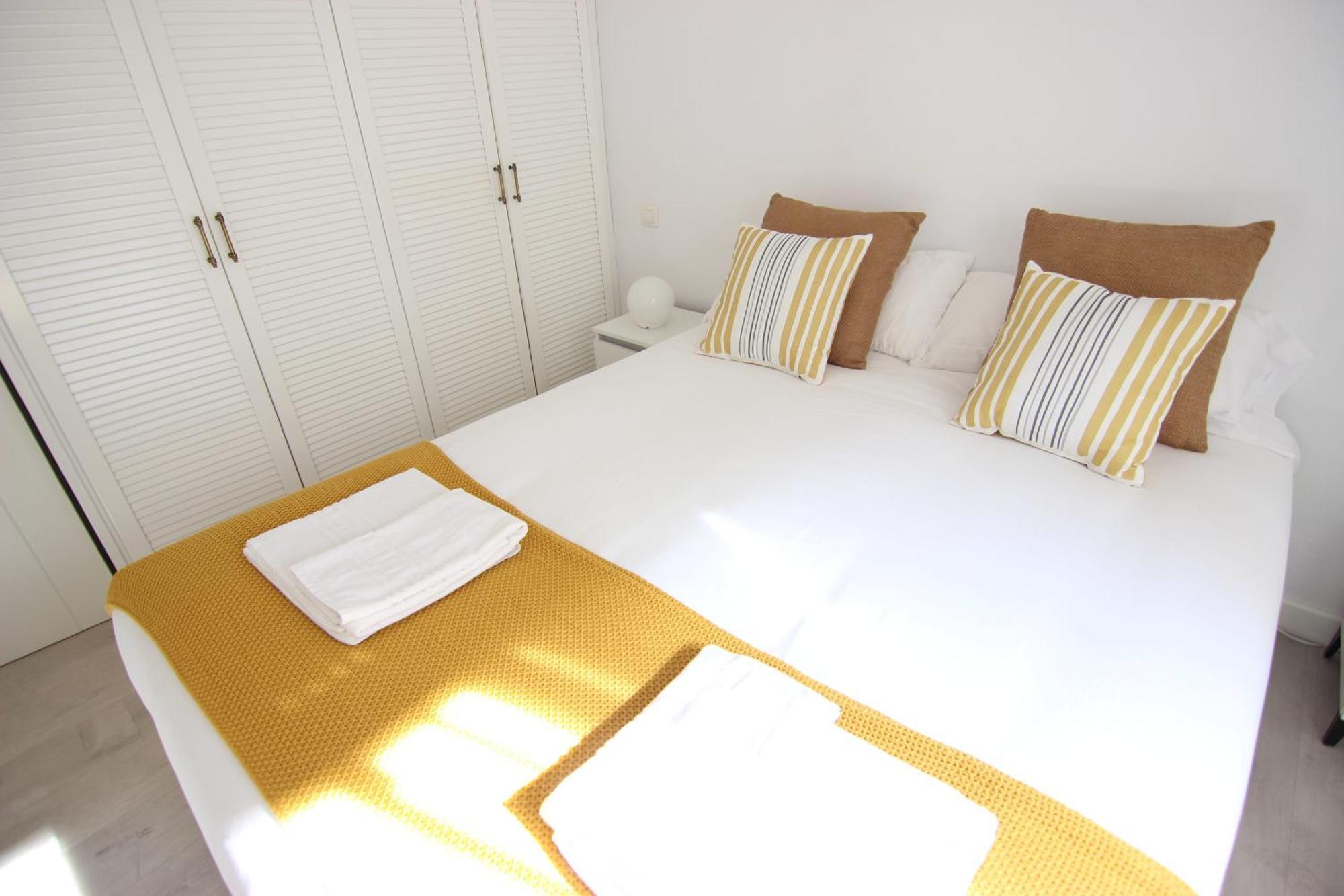 Rentalsevilla Espacioso Apartamento En La Alameda De Hercules Con Parking エクステリア 写真