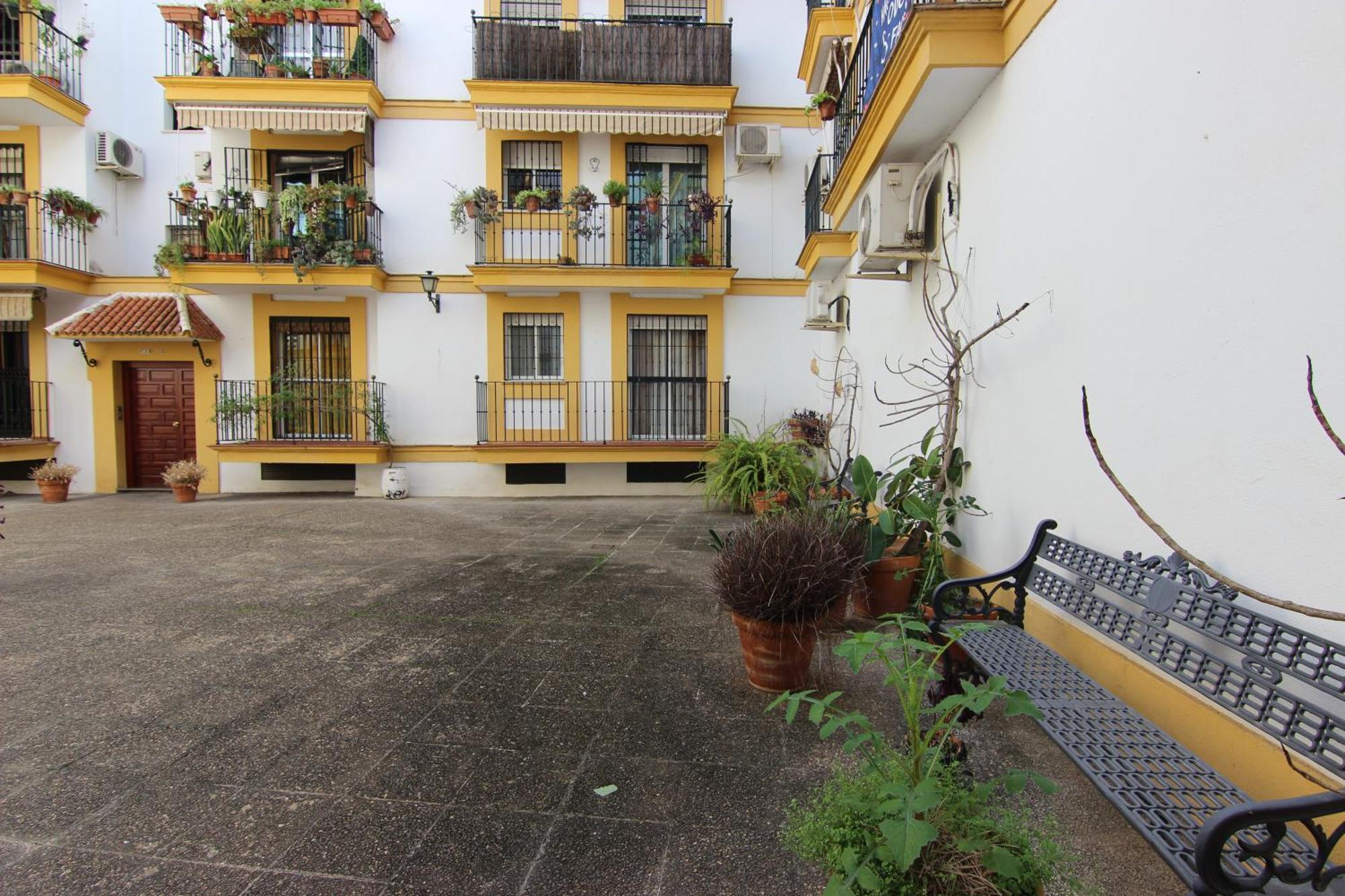 Rentalsevilla Espacioso Apartamento En La Alameda De Hercules Con Parking エクステリア 写真